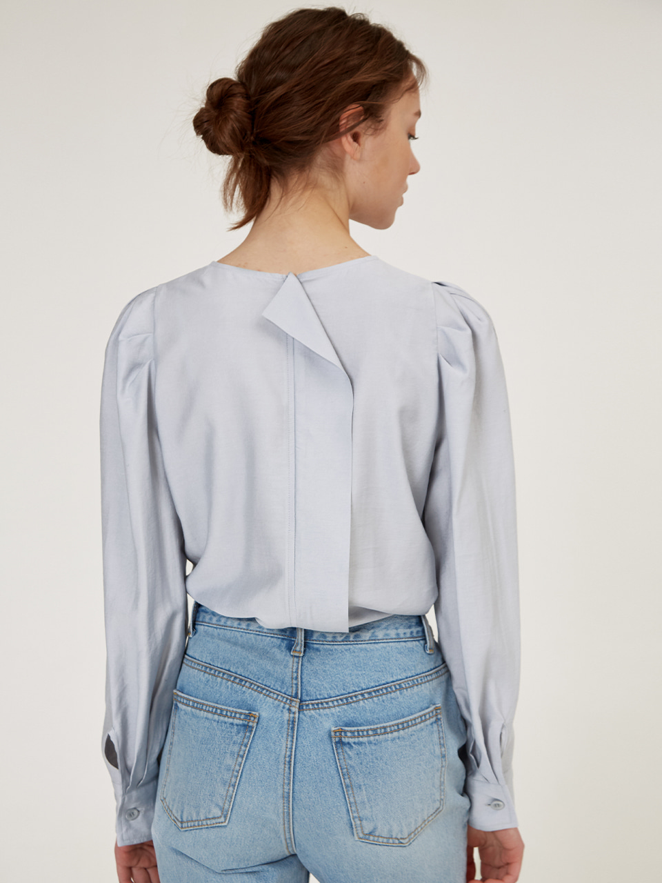 HACIE - PUFF-SLEEVE BACK POINT BLOUSE [6 Colors]