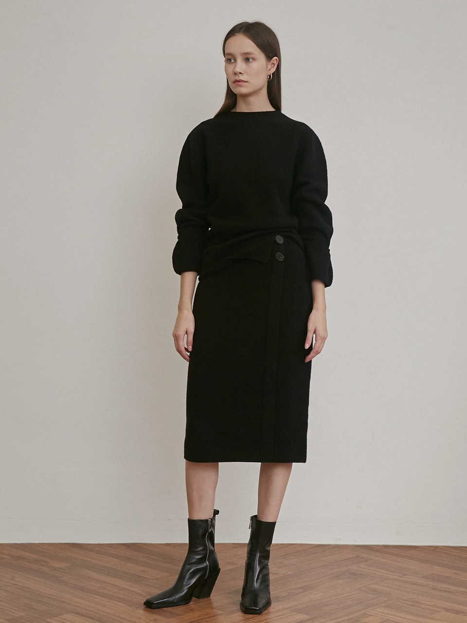 CASHMERE BUTTON DETAILED KNIT SKIRT [BLACK][IVORY]