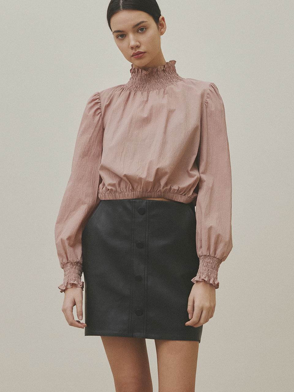 HACIE - FAUX LEATHER BUTTON SKIRT [블랙]